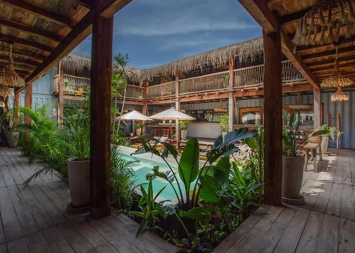 Meteora & Coffeehouse Albergue Tulum