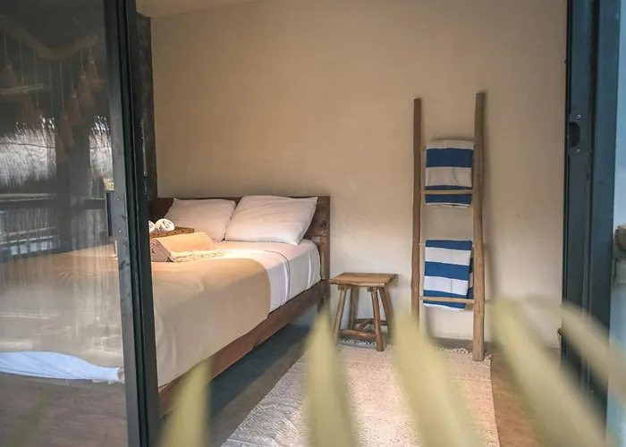 Meteora & Coffeehouse Albergue Tulum